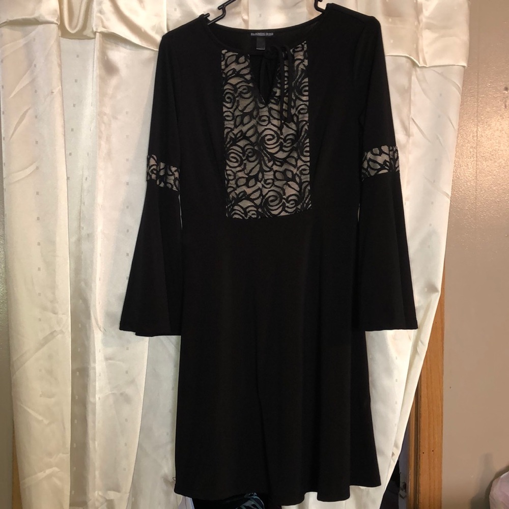 Short black long sleeve dress